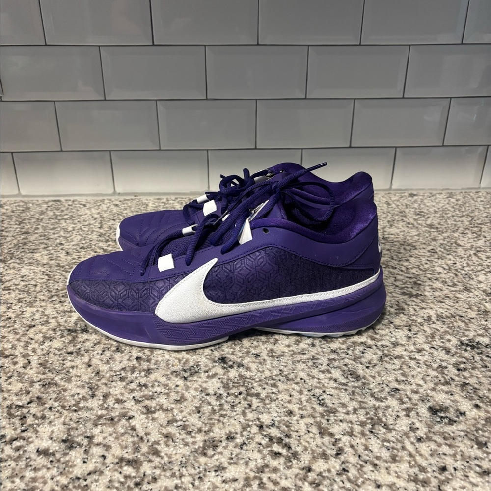 Nike Purple Low-Top Basketball Sneakers